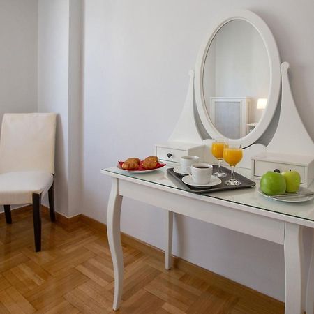 Upscale Luxury Athens Renovated Dream Home In One Of The Most Favorable Locations By National Gardens, Zoo & Hellenic Parliament In Syntagma And Stylish Exquisite Kolonaki Neighborhood Exteriör bild