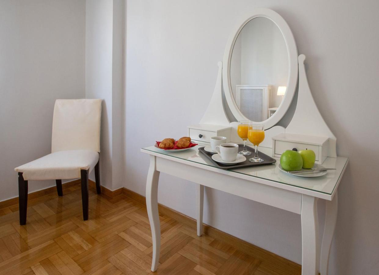 Upscale Luxury Athens Renovated Dream Home In One Of The Most Favorable Locations By National Gardens, Zoo & Hellenic Parliament In Syntagma And Stylish Exquisite Kolonaki Neighborhood Exteriör bild
